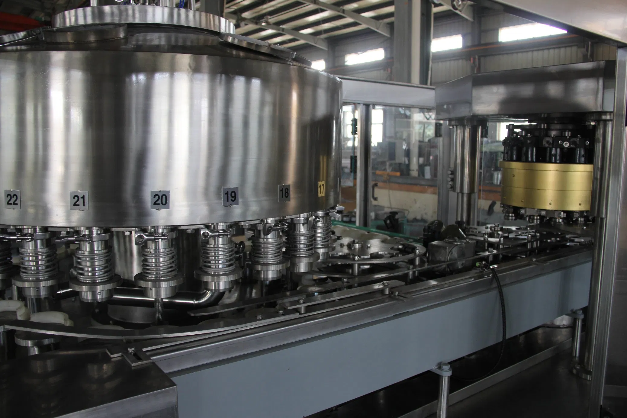 Carbonated Can Soft Drink Filling Sealing Production Line 2000 Cans Per Hour
