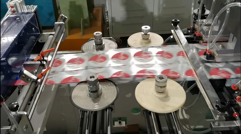 Cw-500A Heavy Duty Paper Laminated Three Side Sealing Bag Making Machine