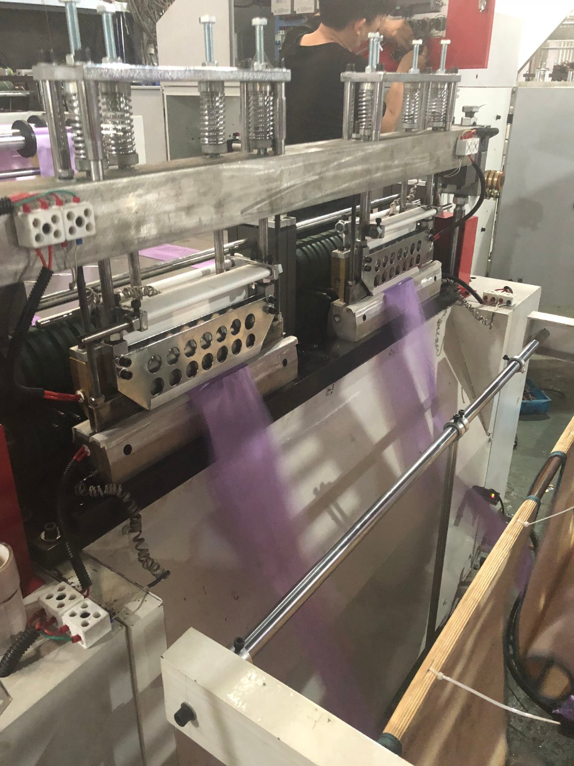 Double Line Coreless in Roll Plastic Garbage Bag Making Machine