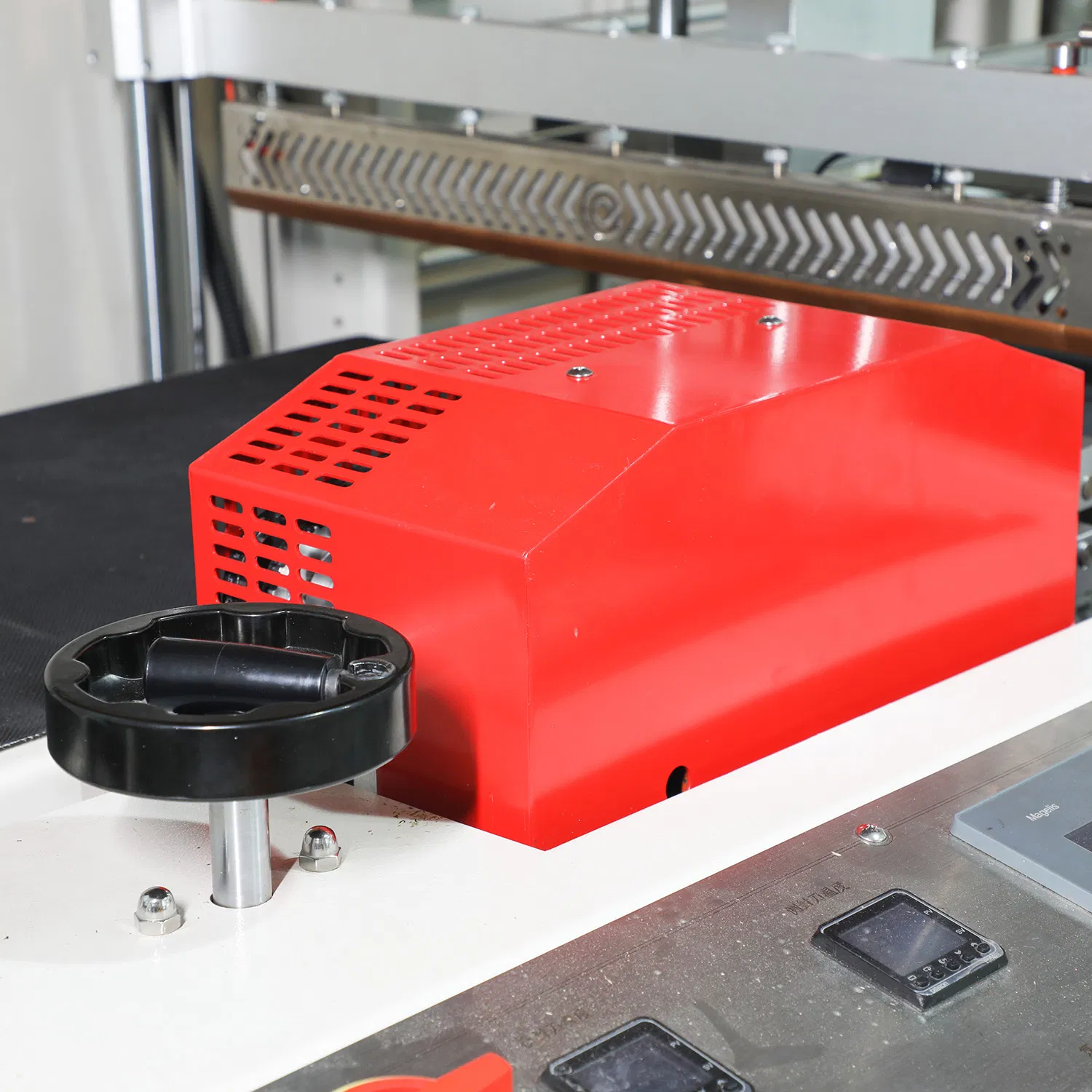 Filling and Sealing Vegetable, Fruit Mengniu Fumigated Wooden Case Packaging Banding Machine