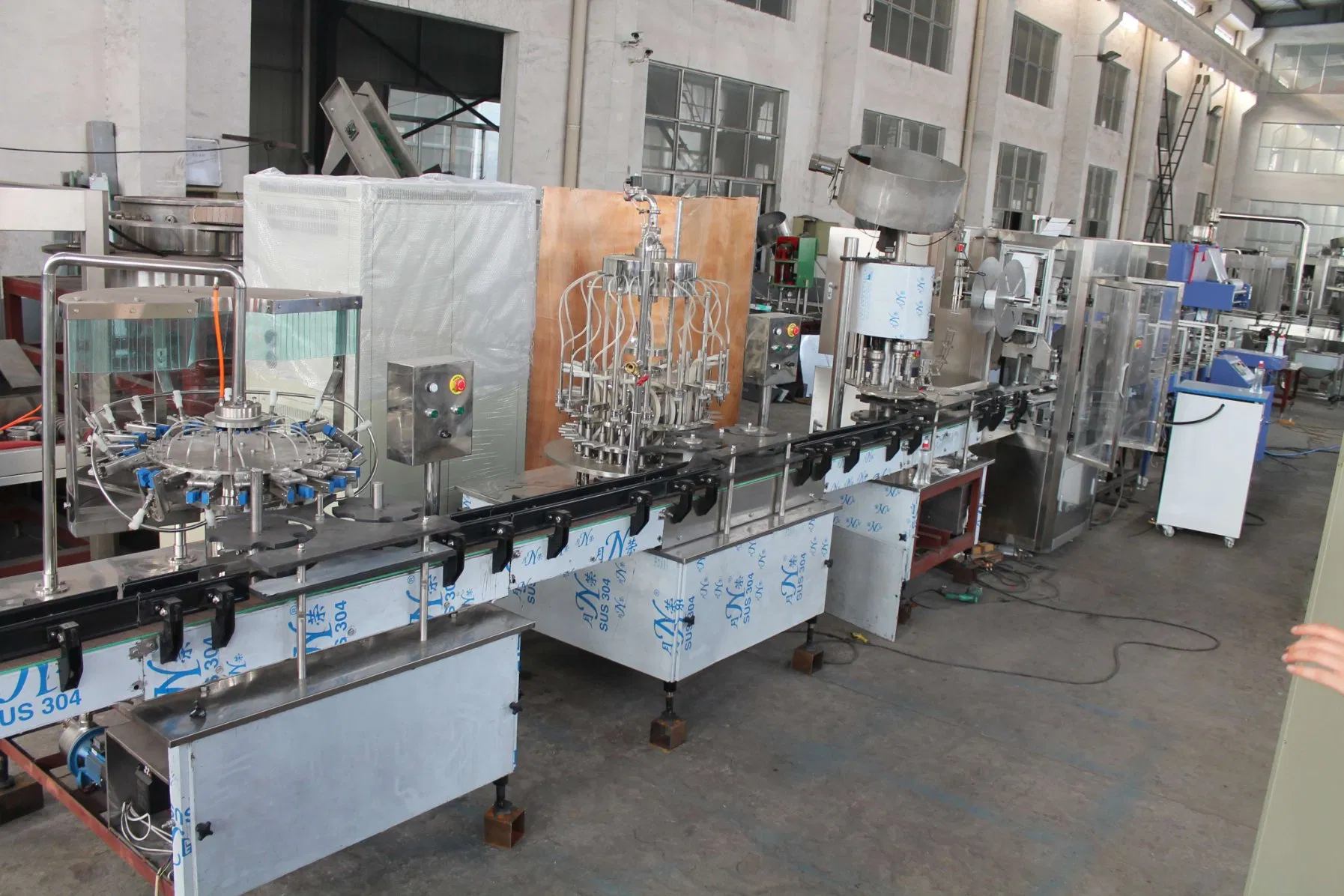 Filling Line Machine Developed on The Basis of Digesting Advanced Technology