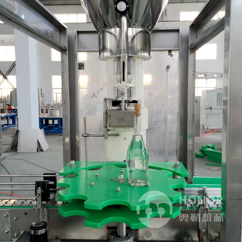 High Level New Design Vodka Moutai World Famous Wine Glass Bottle Stainless Steel Packaging Production Labeling Equipment