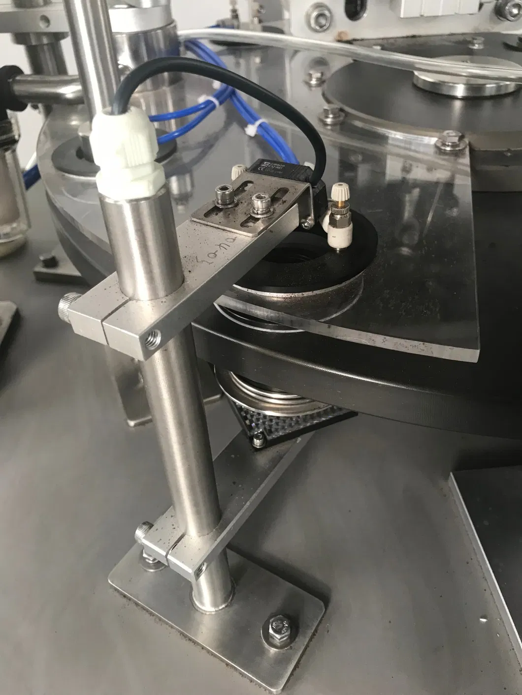 Sunyi Brand Factory Selling Europe Quality Assurrance Coffee Capsule Filling Sealing Packing Machine for Nespresso K-Cup Lavazza Dolce Gusto