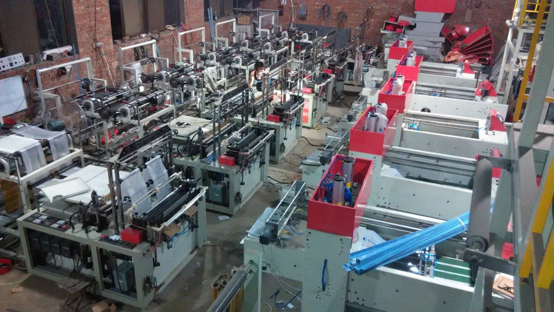 Taiwan Quality, High Speed, Hobbing Cutter Type Automatic Roll Bag Making Machine